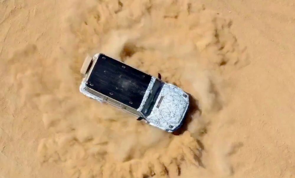 Δείτε την ανερχόμενη, ηλεκτρική Mercedes G-Class να κάνει στροφή 360 μοιρών σαν …τανκ