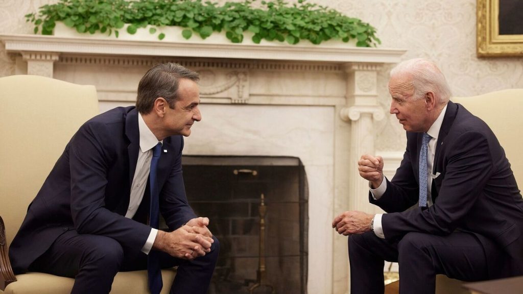 Ολοκληρώθηκε η κατ’ ιδίαν συνάντηση Μπάιντεν-Μητσοτάκη στον Λευκό Οίκο – Τι είπαν μπροστ