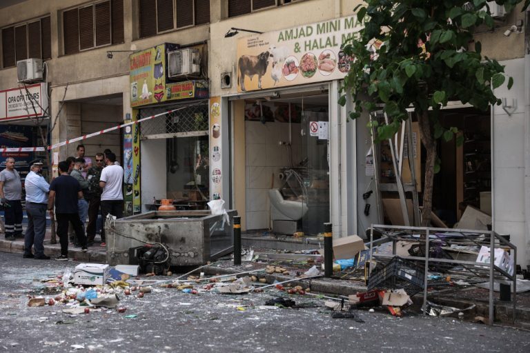 Έκρηξη στο Κέντρο της Αθήνας: Ένας σοβαρά και δύο ελαφρά τραυματίες – Εικόνες καταστροφής