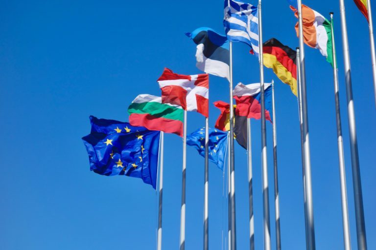 Εαρινές προβλέψεις Κομισιόν για την Ελλάδα: Ανάπτυξη 3,5% το 2022 και 3,1% το 2023