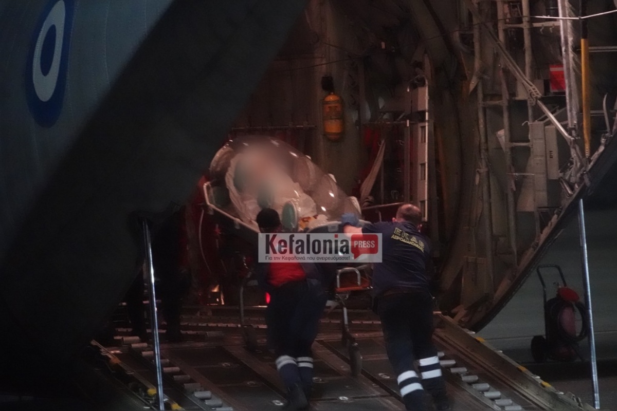 Ευλογιά των πιθήκων: Τη Δευτέρα τα αποτελέσματα – Εικόνες από την αεροδιακομιδή του πρώτου κρούσματος από Κεφαλονιά στο Αττικό