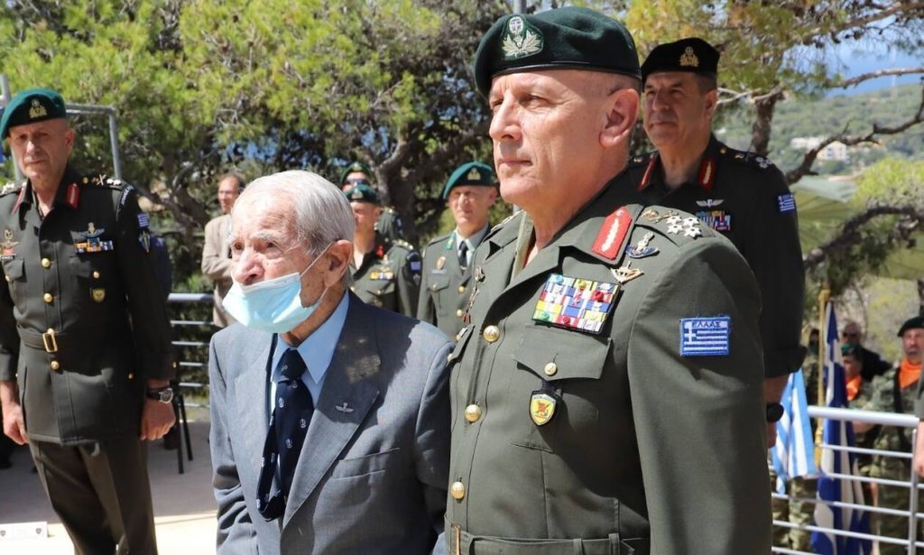 Η Ελλάδα αποχαιρετά έναν μεγάλο Έλληνα – Πέθανε ο τελευταίος Ιερολοχίτης Κωνσταντίνος Κόρκας