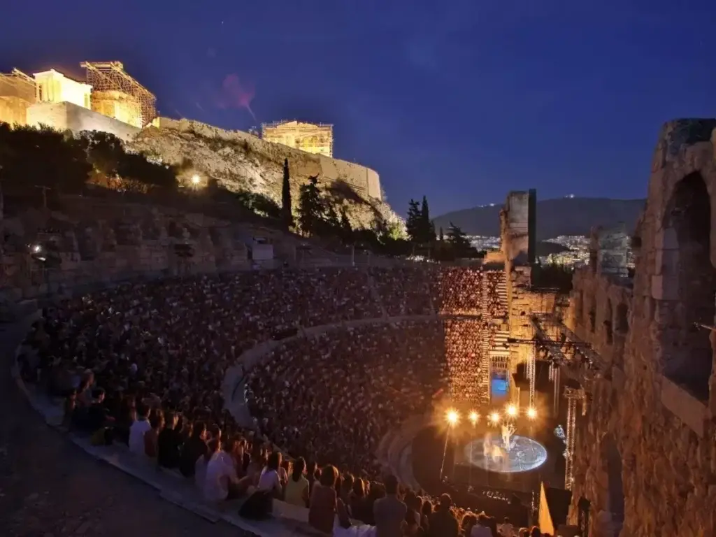 Το Ηρώδειο τραγουδάει ελληνικά