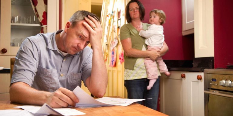 Ακρίβεια: Η ΕΛΣΤΑΤ μίλησε – Τα 11 βασικά προϊόντα διατροφής που αδυνατούν να αγοράσουν οι Έλληνες [βίντεο]