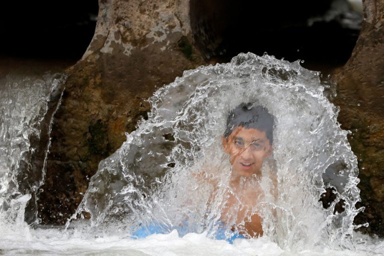 «Βράζει» και η Γαλλία με νέο ρεκόρ πρώιμης ζέστης το σαββατοκύριακο που μας πέρασε