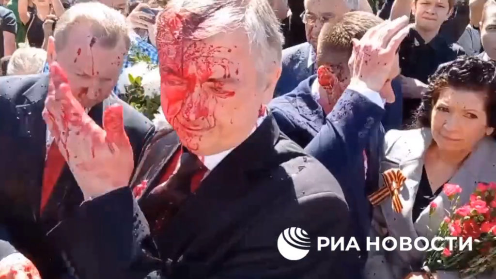 Πολωνία: Επίθεση με μπογιές στον Ρώσο πρέσβη