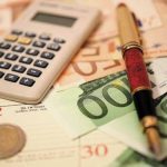 Προϋπολογισμός: Πλεόνασμα 10,25 δισ. και φοροέσοδα 59,21 δισ. στο 10μηνο