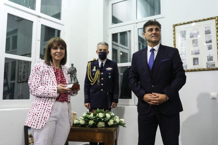 Επίτιμη δημότης Σύμης ανακηρύχθηκε η Κατερίνα Σακελλαροπούλου
