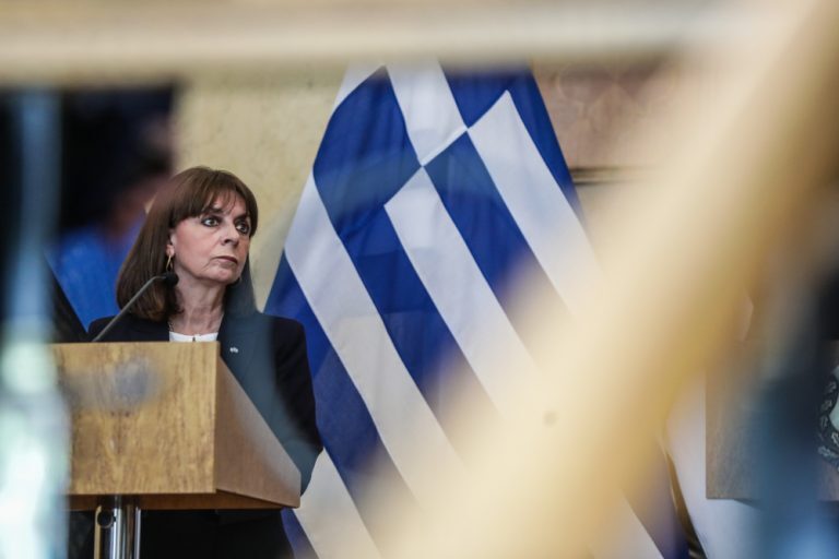 Σακελλαροπούλου για τον καταστροφικό σεισμό στην Τουρκία:« Στεκόμαστε αλληλέγγυοι, στηρίζουμε το έργο των σωστικών συνεργείων»