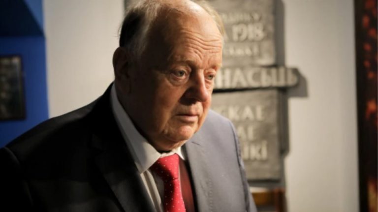 O άνθρωπος που «απέλυσε» τον Γκορμπατσόφ