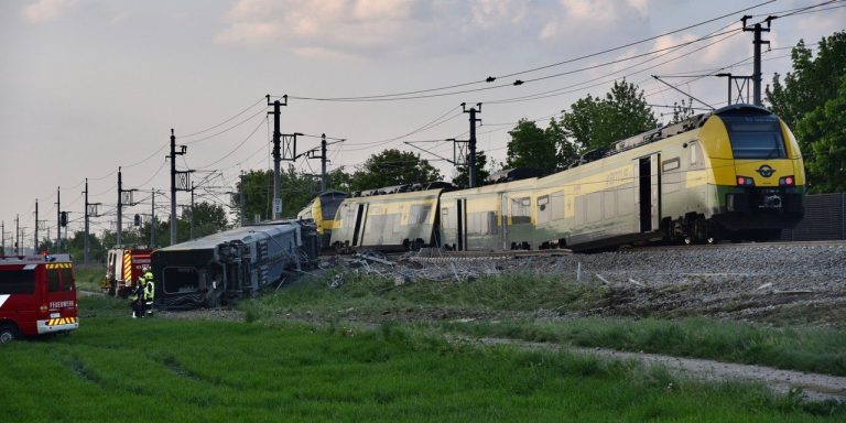 Συναγερμός στην Αυστρία: Εκτροχιάστηκε τρένο νότια της Βιέννης – Δύο νεκροί και δεκάδες τραυματίες