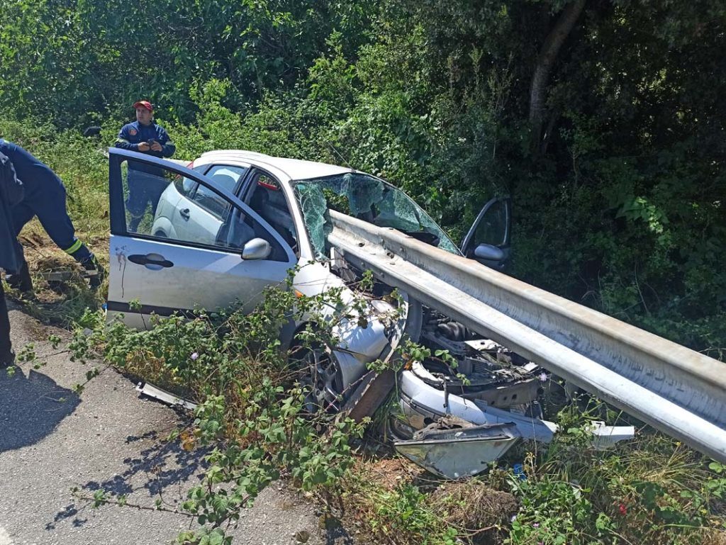 Σοκαριστικό τροχαίο με έναν νεκρό κοντά στην Αμφιλοχία: Οι μπάρες διαπέρασαν το αυτοκίνητο