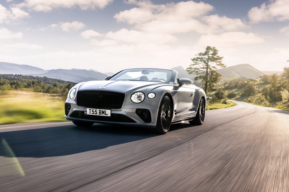 H Bentley εμπλουτίζει την γκάμα της με τις Continental GT και GTC S
