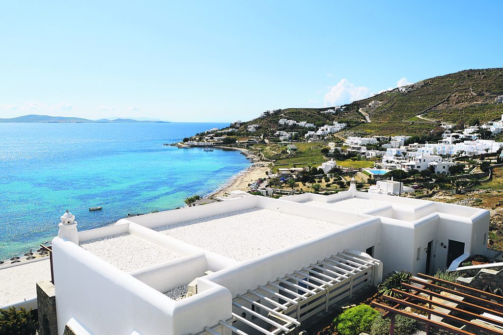 Αυξημένη 232% η ζήτηση για εξοχικά μέσω… Airbnb [πίνακες με τιμές]