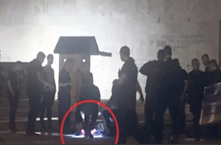 Στο Δαφνί ο ένοπλος που απειλούσε να ανοίξει πυρ έξω από τη Βουλή