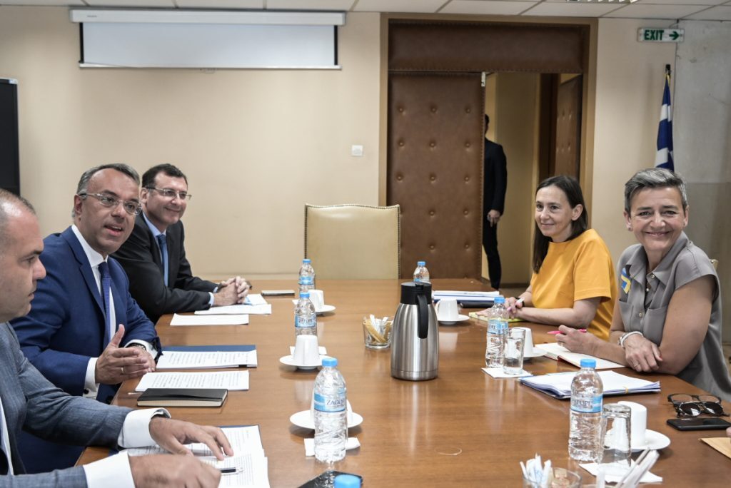 Σταϊκούρας σε Vestager: Απαιτούνται ευρωπαϊκές λύσεις για το ζήτημα της ενέργειας