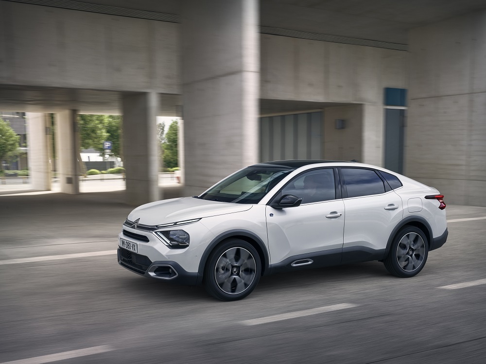 Η Citroen αποκαλύπτει το νέο C4 X, με fastback σιλουέτα και SUV χαρακτήρα