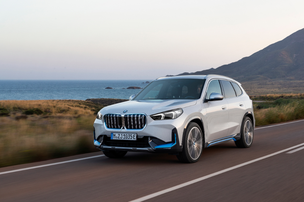 Η BMW παρουσιάζει τη νέα γενιά της Χ1 και την αμιγώς ηλεκτρική iX1