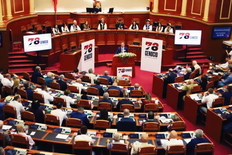 Προκλητική εκδήλωση για την «γενοκτονία των Τσάμηδων» στην Αλβανική Βουλή