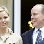 Αλβέρτος – Σαρλίν του Μονακό: Δεν χωρίζουμε – θα παραστούν στη στέψη του βασιλιά Καρόλου