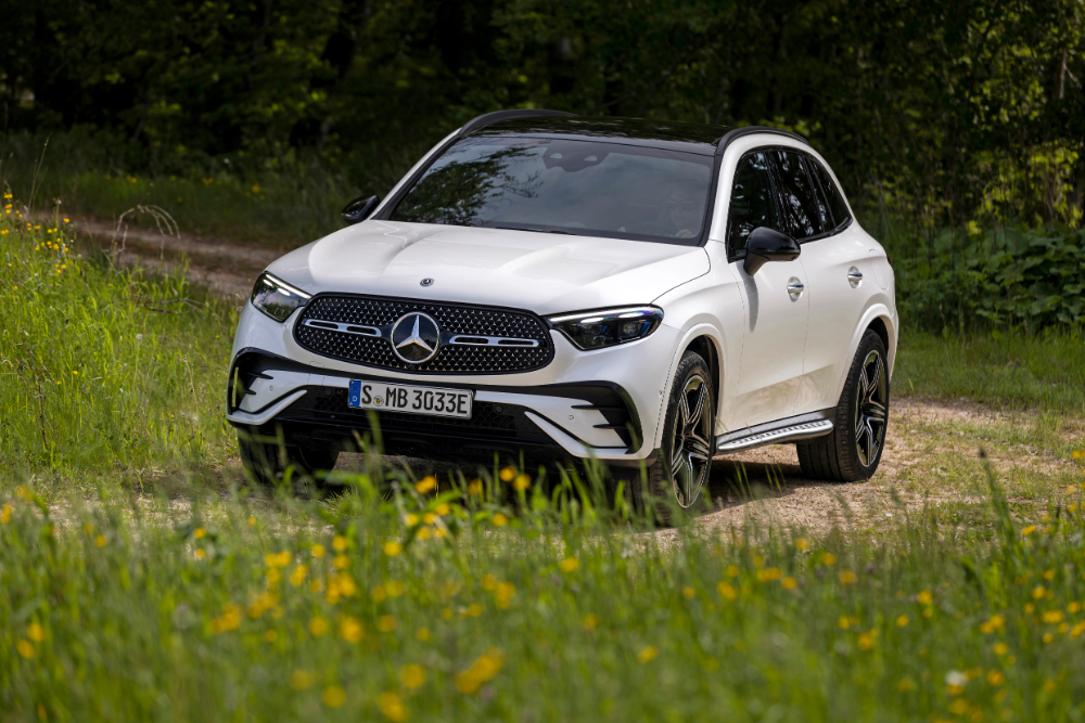 Η Mercedes αποκαλύπτει τη νέα γενιά της GLC