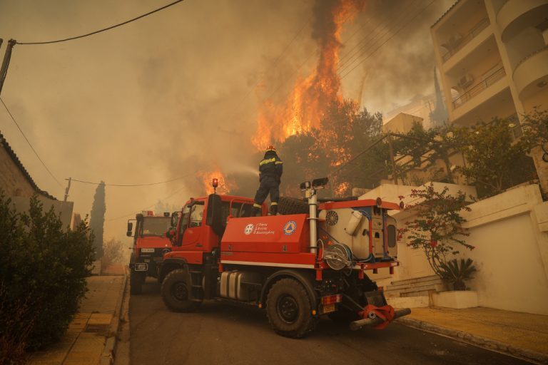 Πυροπροστασία: Τα νέα SOS για σπίτια και ακαθάριστα οικόπεδα – Τι να κάνετε