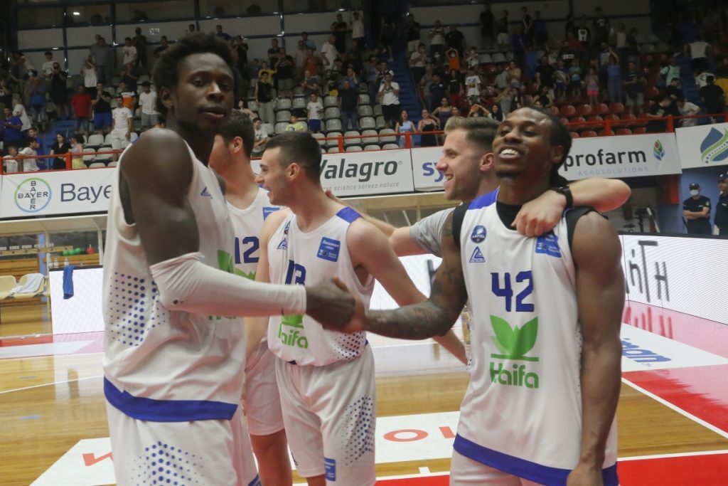 Basket League: Καθάρισε και το δεύτερο παιχνίδι με τον Προμηθέα η Λάρισα – Η φάση που έκρινε το παιχ
