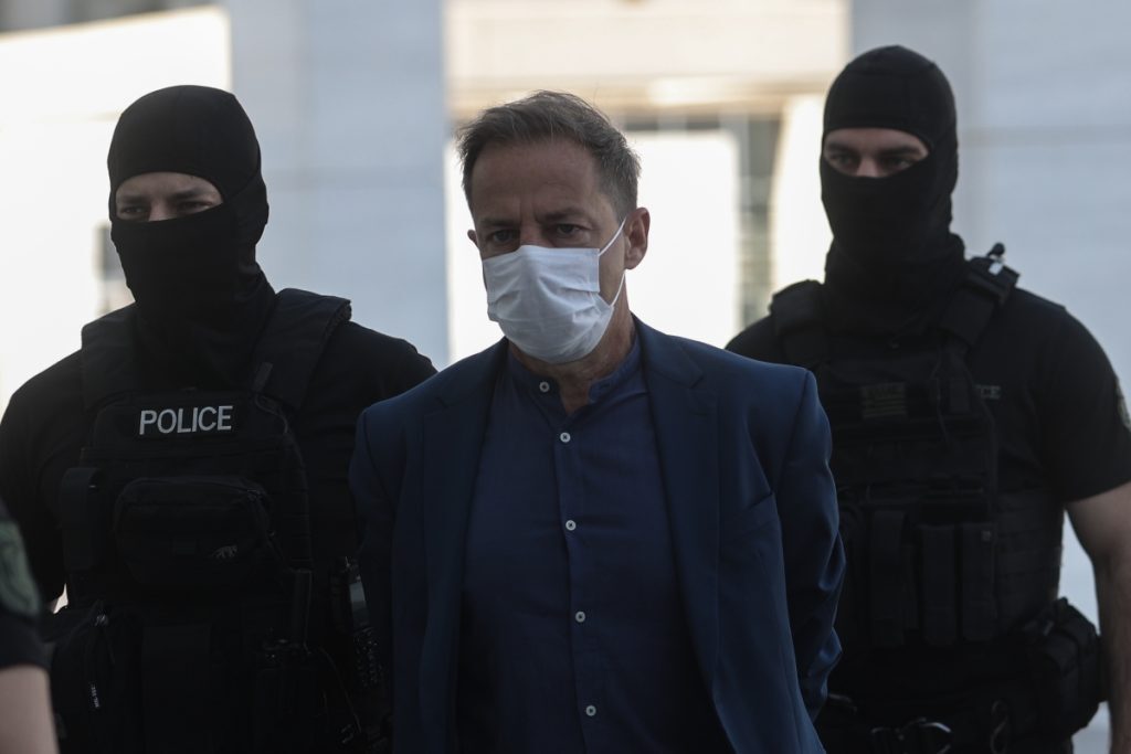 Δημήτρης Λιγνάδης: «Βιαστής δεν υπήρξα ποτέ, μόνο ανοιχτός μέχρι ηλίθιος» – Τι υποστήριξε στην