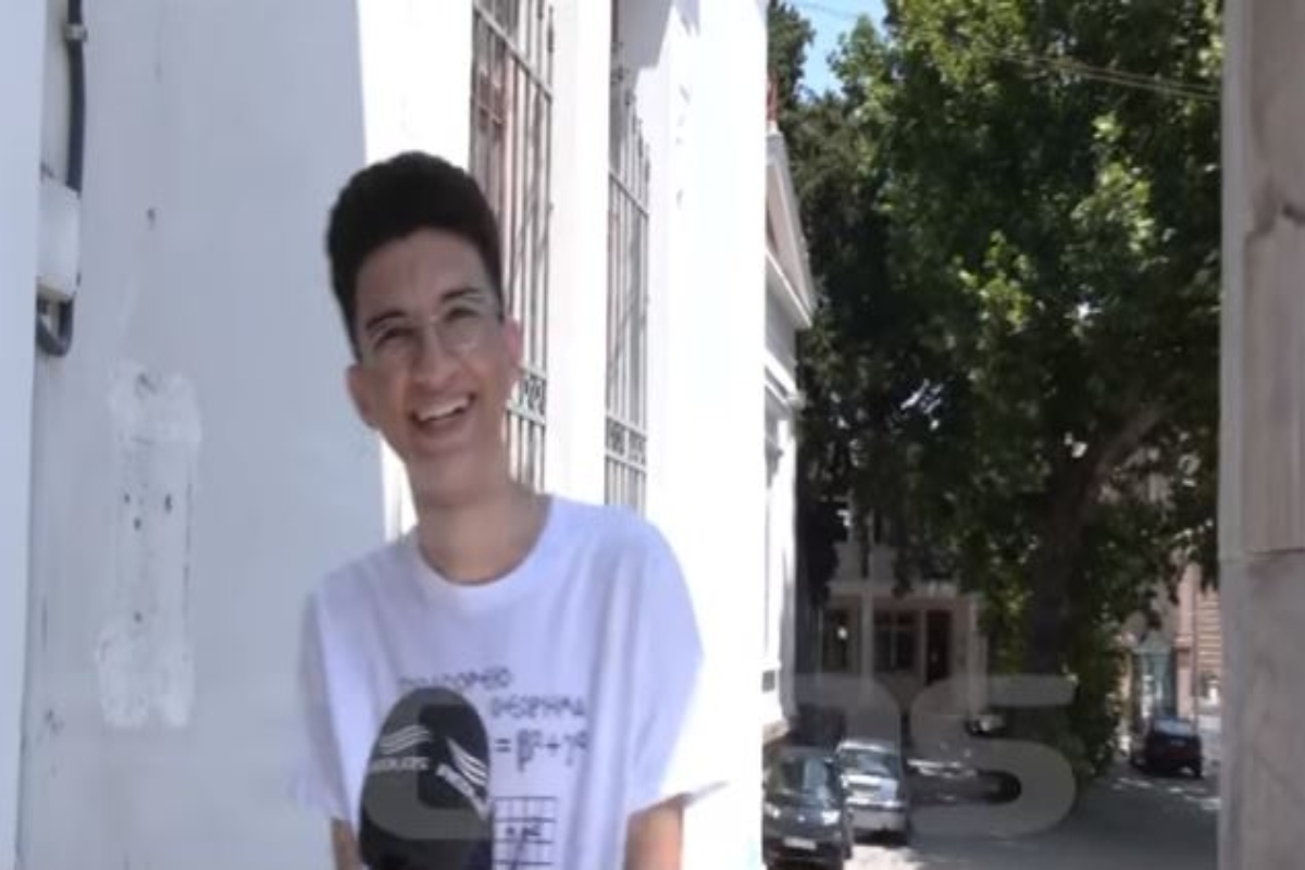 Πανελλήνιες 2022: Μίλα σε άπταιστα ελληνικά για τους στόχους του – Ο Ιρανός πρόσφυγας που αρίστευσε στις εξετάσεις [βίντεο]