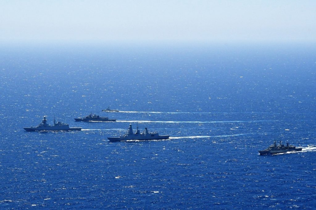ΓΕΕΘΑ: Συνεκπαίδευση μονάδων ΠΝ και ΠΑ με την SNMG-2 του NATO – Εντυπωσιακές εικόνες