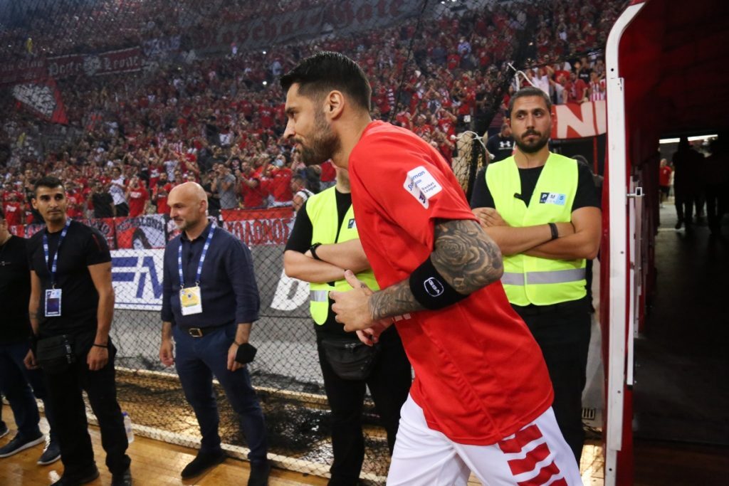Ολυμπιακός-Παναθηναϊκός: Έτσι έφτιαξε τους συμπαίκτες του ο Πρίντεζης πριν τον τρίτο τελικό [βίντεο]