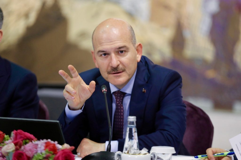 Σοϊλού: Τον χαβά του ο Σουλεϊμάν – Επιμένει πως «η Ελλάδα εκπαιδεύει μέλη του PKK στο Λαύριο»