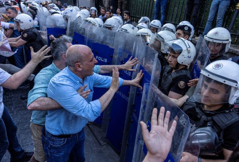 Τουρκία: Αναταραχές στην Κωνσταντινούπολη – 170 προσαγωγές στην πλατεία Ταξίμ