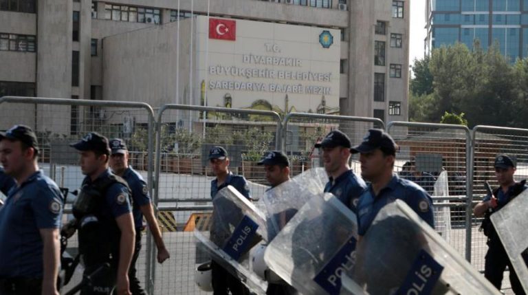 Τουρκία: Η πρώτη σύλληψη δημοσιογράφου για «παραπληροφόρηση» είναι γεγονός