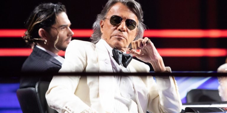 Ηλιάς Ψινάκης: Τα πιπεράτα σχόλια στο X Factor, η δυσαρέσκεια και τα νούμερα που δεν ανεβαίνουν