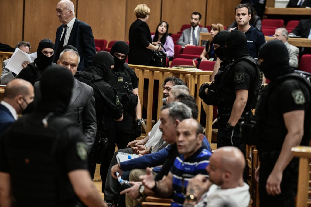 Δίκη Χρυσής Αυγής: Τέσσερις κρατούμενοι πρώην βουλευτές παρόντες στην έναρξη