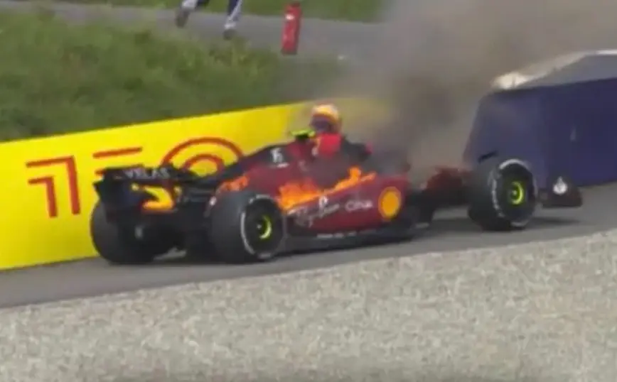 Φόρμουλα ένα: Επιασε φωτιά η Ferrari του Σάινθ [βίντεο]