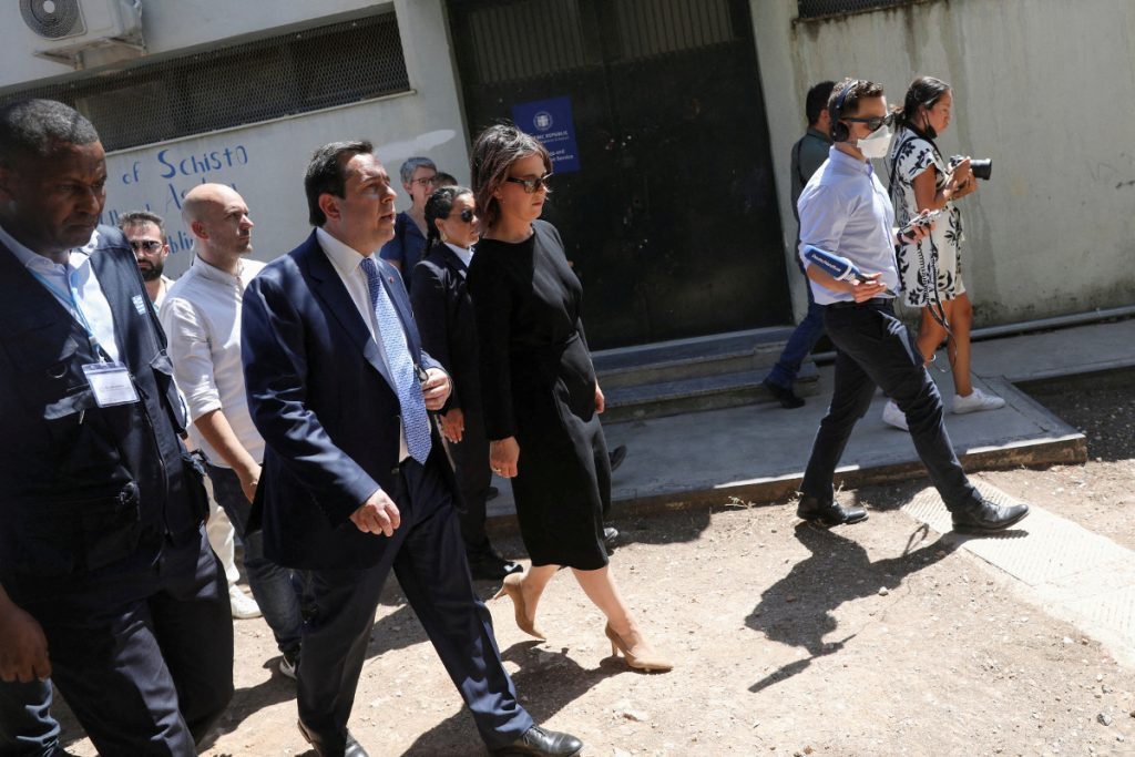 Η Γερμανίδα ΥΠΕΞ με τον Νότη Μηταράκη στους πρόσφυγες στο Σχιστό