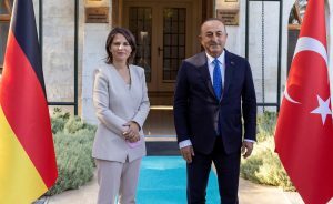 Eπίθεση Τσαβούσογλου σε Μπέρμποκ: Η Γερμανία δεν επιδεικνύει αμεροληψία στα ελληνοτουρκικά