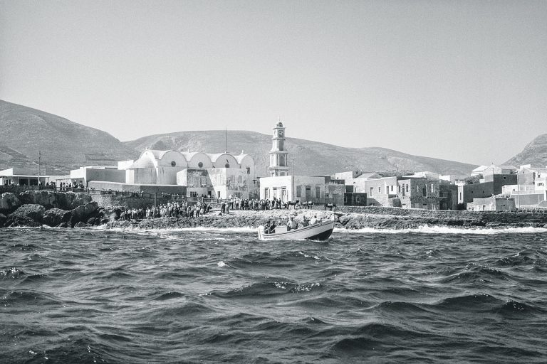 Κάσος: «Ταξίδι» στο Αιγαίο του 1965 μέσα από τις φωτογραφίες του Ρόμπερτ Μακ Κέιμπ