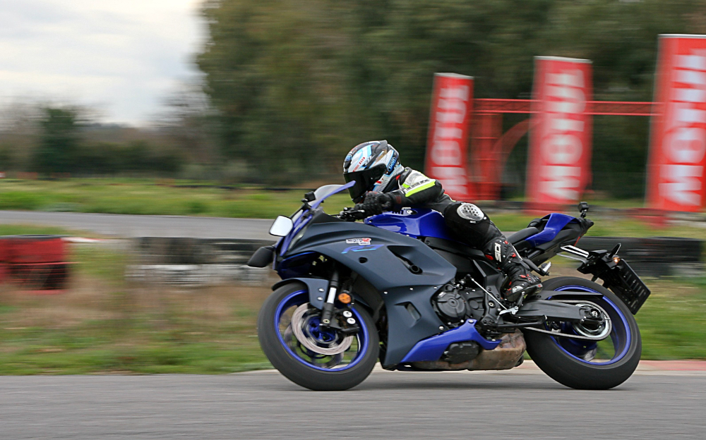 Yamaha R7: Νέα -πιο άνετη- γενιά “R”