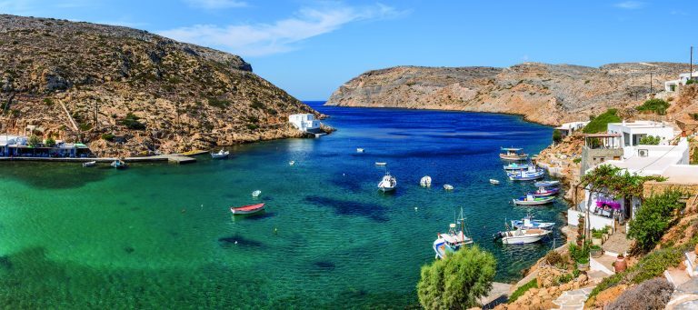 Σίφνος: Ο ιδανικός ελληνικός προορισμός για οικογένειες σύμφωνα με διεθνή ΜΜΕ