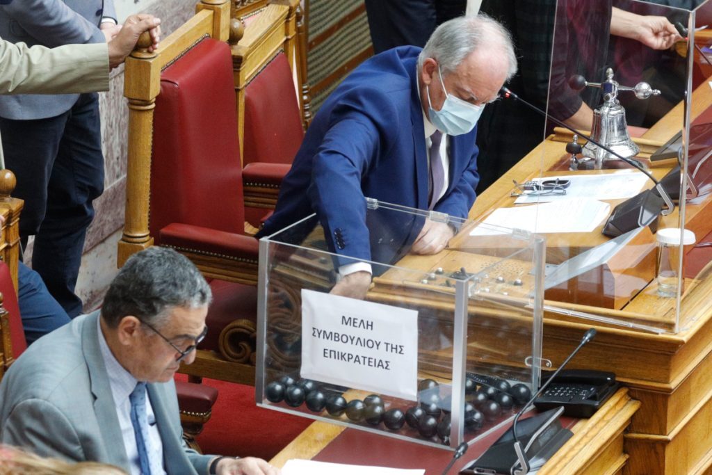 Βουλή: Ορίστηκαν τα μέλη του Ειδικού Δικαστηρίου για Παππά και Παπαγγελόπουλου