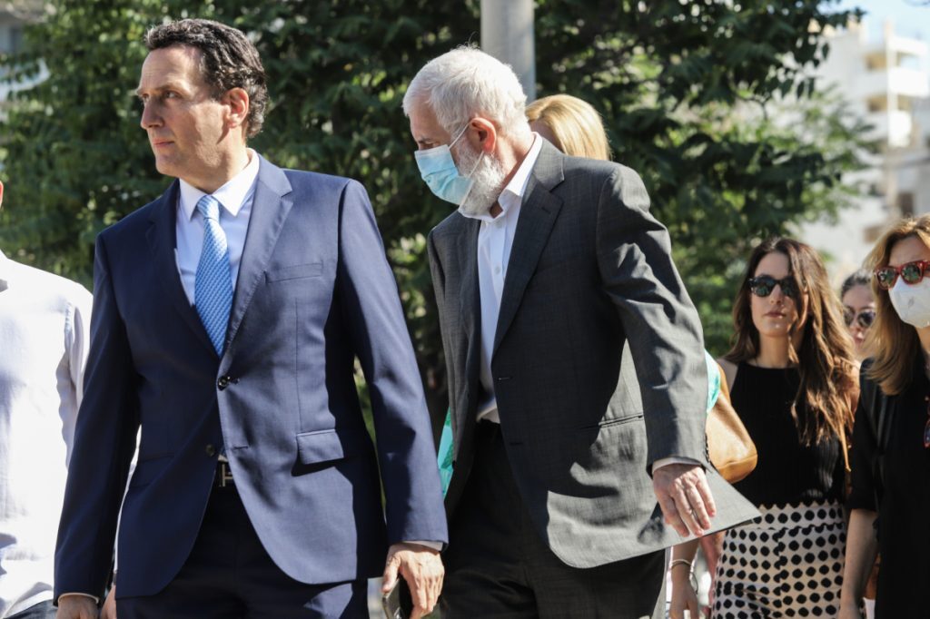 Δίκη Φιλιππίδη: Φραστική επίθεση από πολίτη κατά την άφιξή του στο δικαστήριο – «Μην τολμήσεις