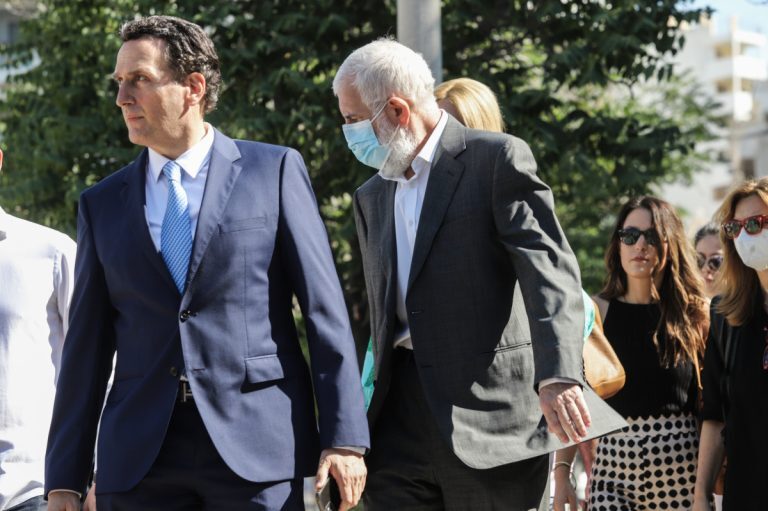 Δίκη Φιλιππίδη: Φραστική επίθεση από πολίτη κατά την άφιξή του στο δικαστήριο – «Μην τολμήσεις να το ξανακάνεις»