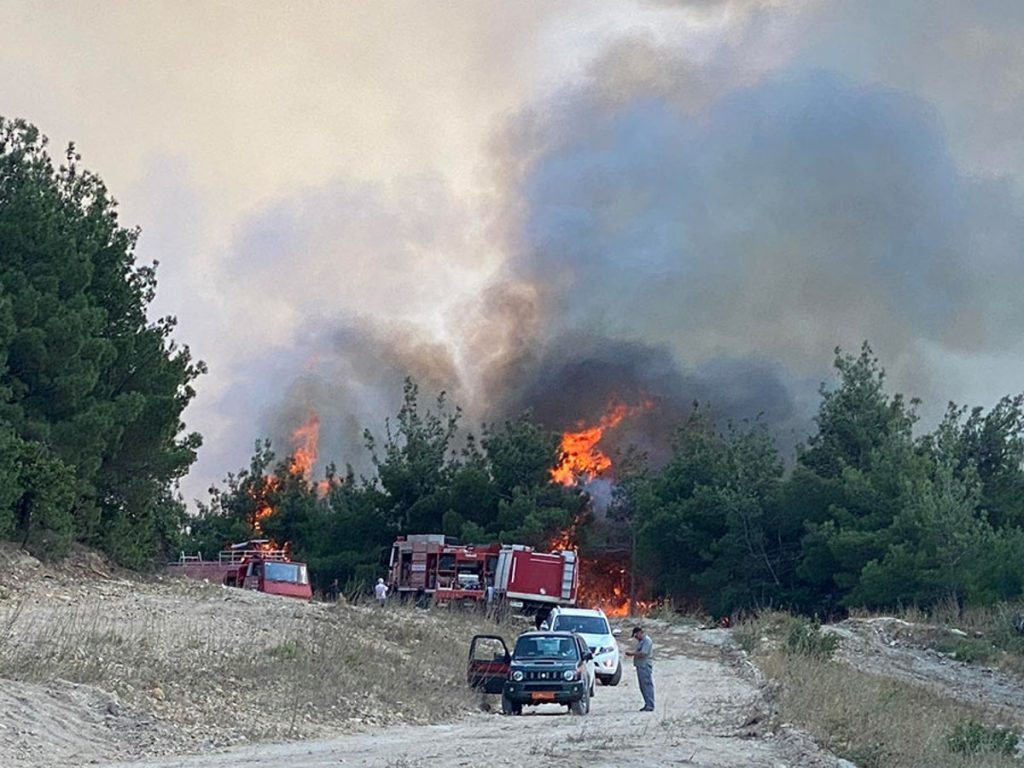 Φωτιά στον Έβρο: Δεύτερη ημέρα στη μάχη με τις φλόγες για να σωθεί το δάσος Δαδιάς