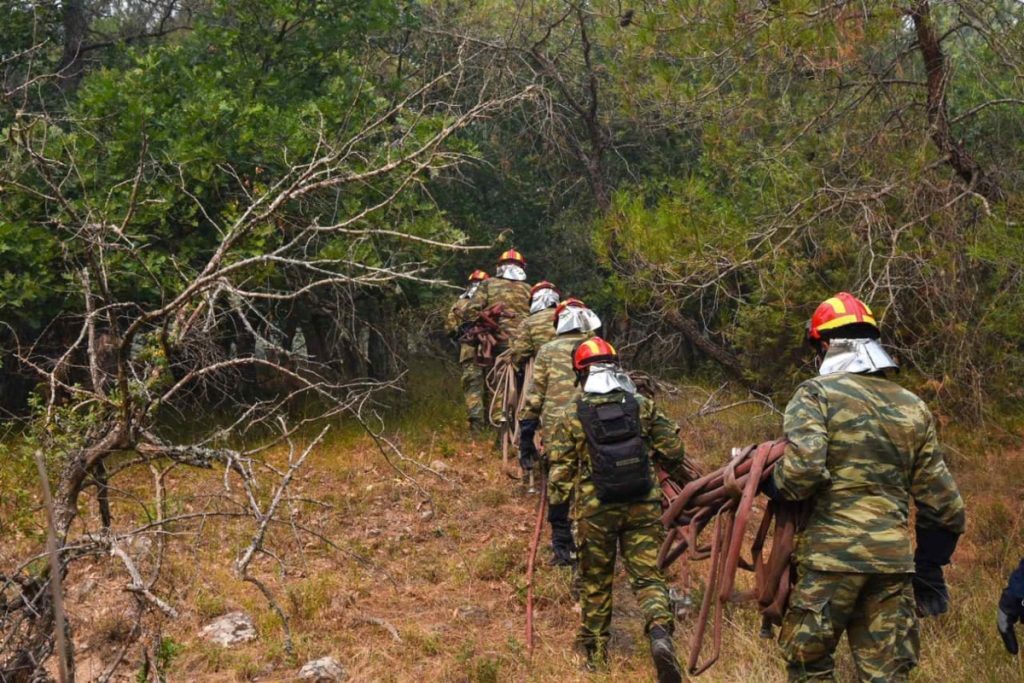 Φωτιά στον Έβρο: Περικυκλωμένο από τις φλόγες το χωριό της Δαδιάς – Στο σημείο μεταβαίνει κυβερνητικ