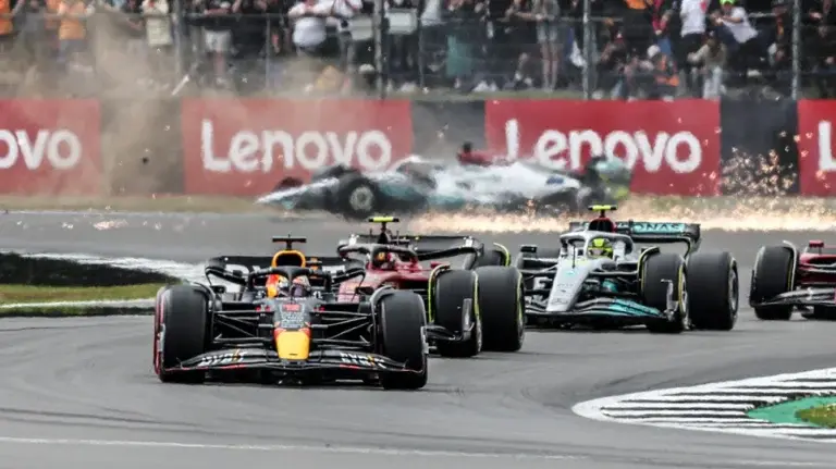 Φόρμουλα 1: Τρομακτικό ατύχημα στο Silverstone [Βίντεο]