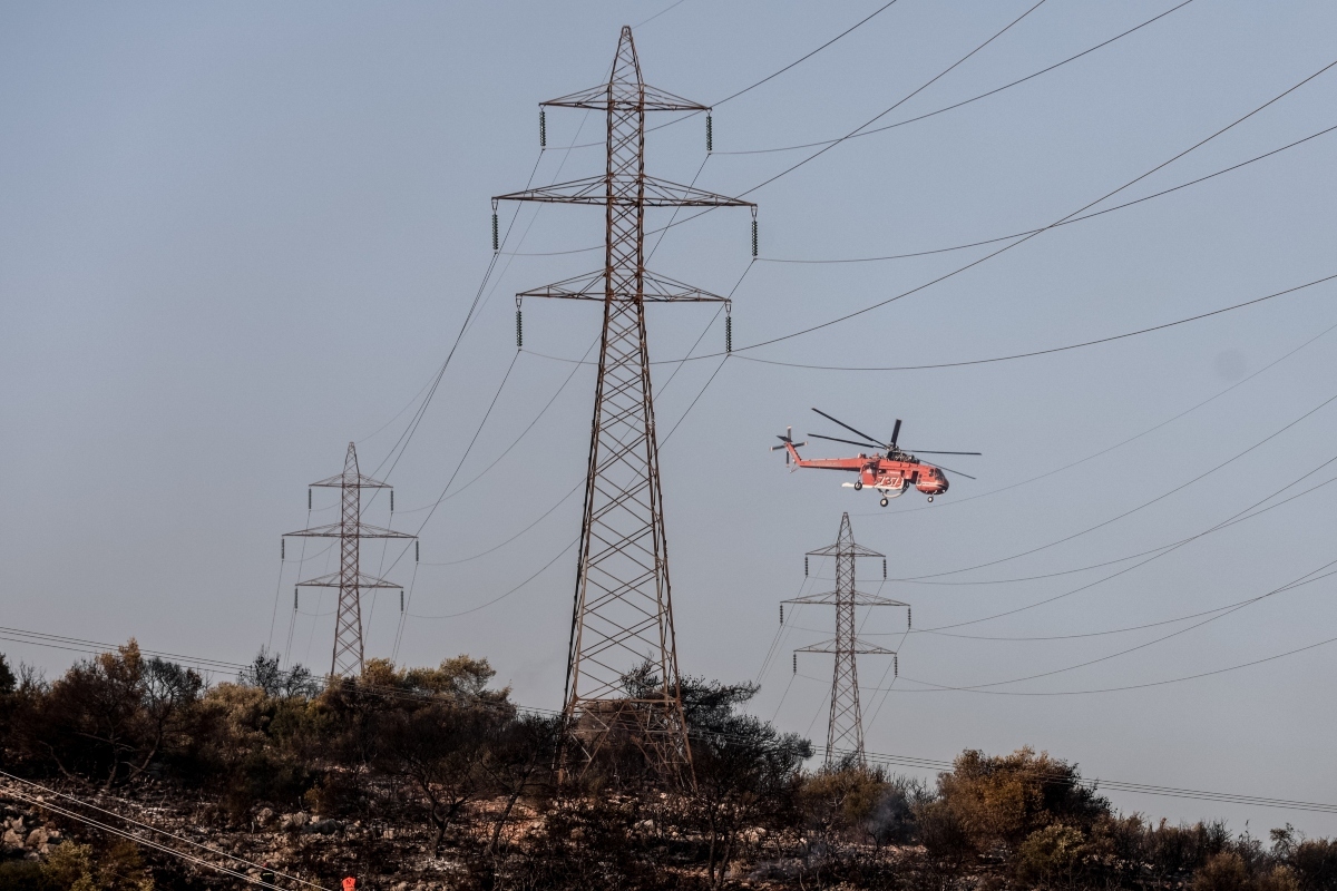 Φωτιά στη Μάνδρα: Χωρίς ενεργό μέτωπο η φωτιά – Δύο προσαγωγές υπόπτων που έκαιγαν ξύλα