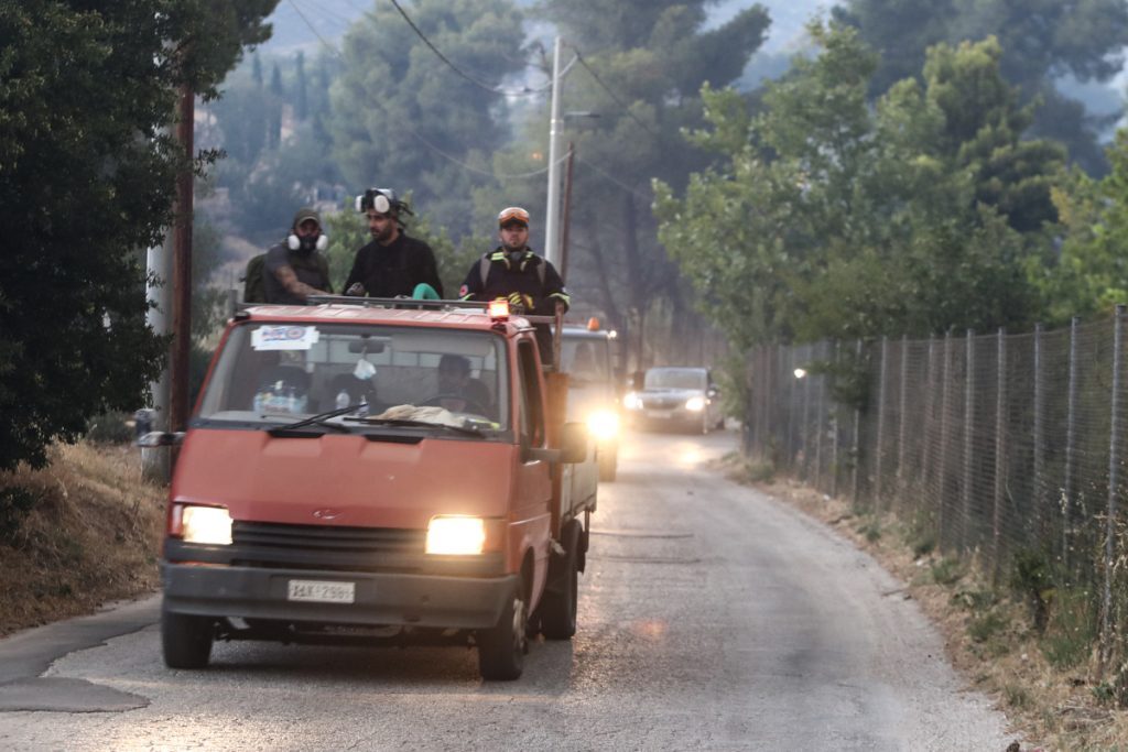 Φωτιά στον Έβρο: Δύσκολη μάχη στα νοτιοδυτικά της Δαδιάς–Δυσκολεύουν την κατάσβεση οι άνεμοι [βίντεο